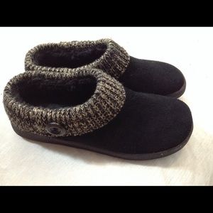 clarks sweater button clog slippers